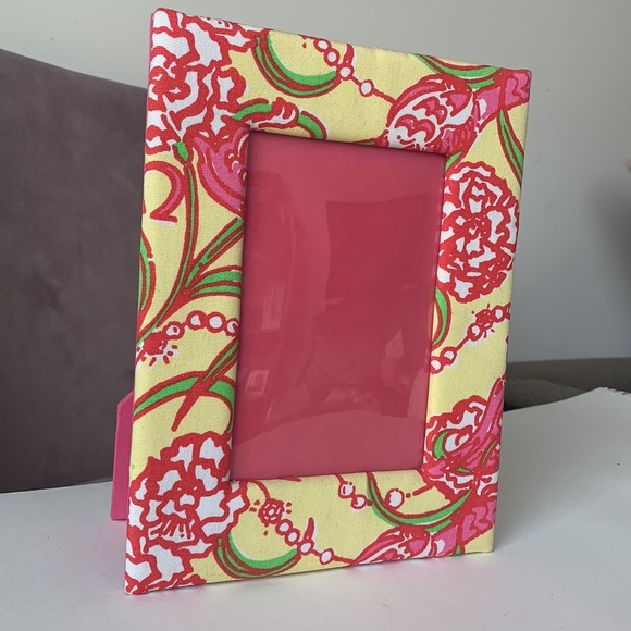 Lilly Pulitzer Printed Frame - Picture 8 of 12